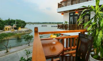 Threeway Riverside Villa Hoi An